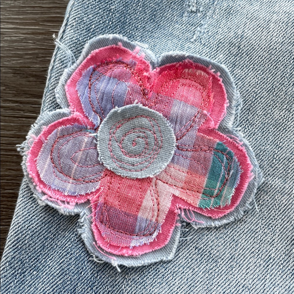 Upcycled Embellished Cropped Flare Light Wash Jeans Boho Scrappy Fabric Flowers - Picture 4 of 16